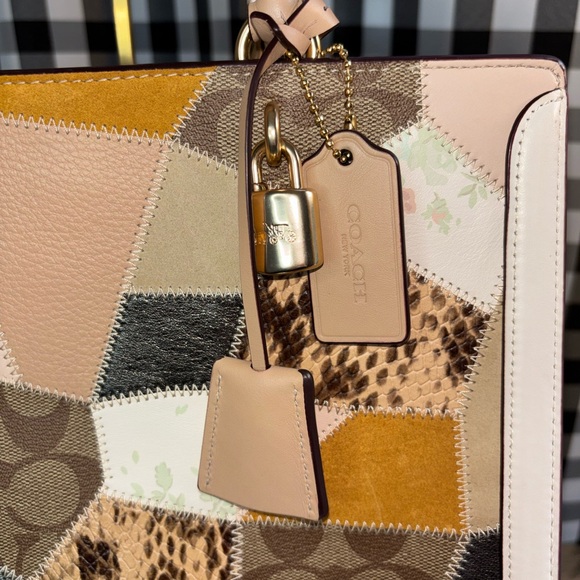 Coach Zoe Patchwork Carryall 2019 NWOT - Picture 5 of 14